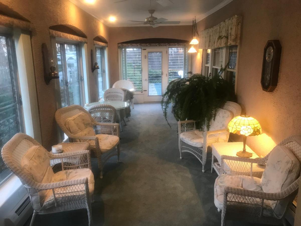 Howarth House Bed And Breakfast Fitchburg Exterior foto